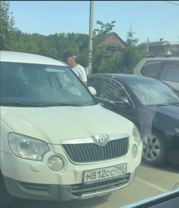 Mașina cu numărul М812СС 790RUS Skoda Yeti este înmatriculată